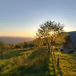 Le Chalet Des Gentianes Fogadó *