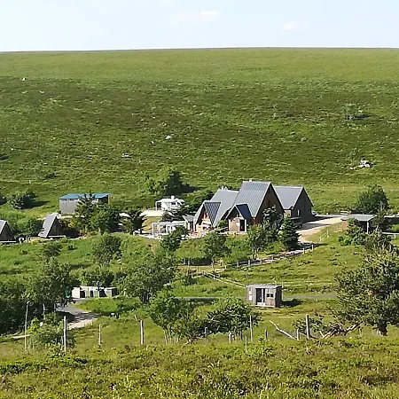 Le Chalet Des Gentianes *